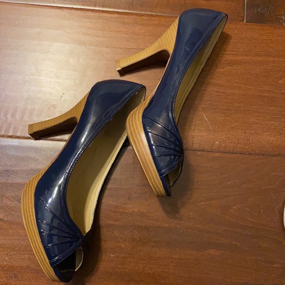 Steve Madden Platform Heels - Picture 2 of 4